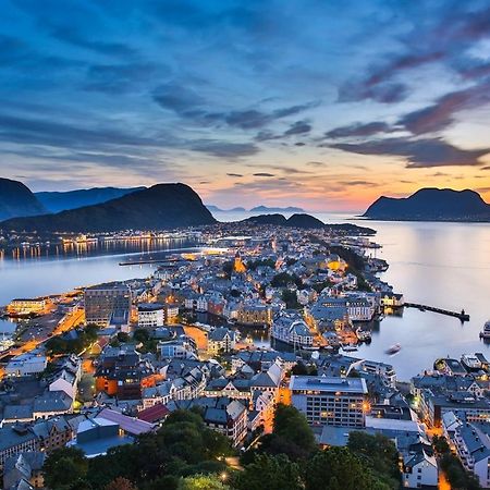 Hotel Four Monkeys Ålesund Zewnętrze zdjęcie