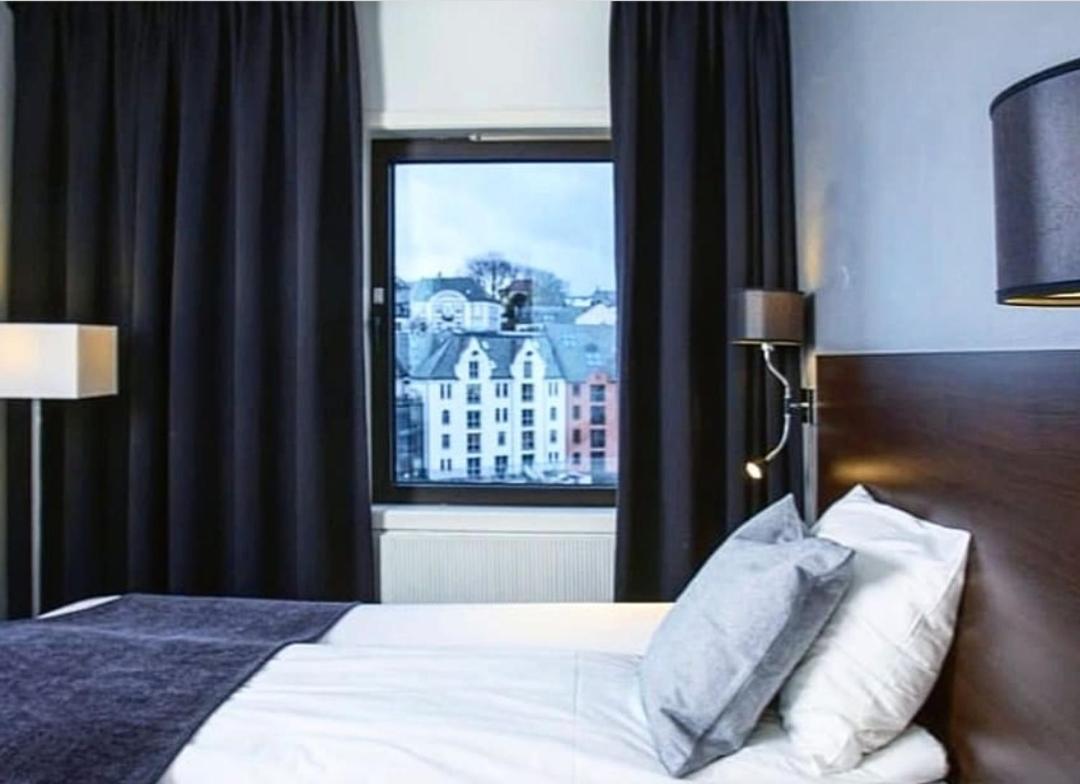 Hotel Four Monkeys Ålesund Zewnętrze zdjęcie