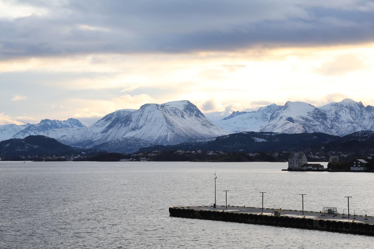 Hotel Four Monkeys Ålesund Zewnętrze zdjęcie