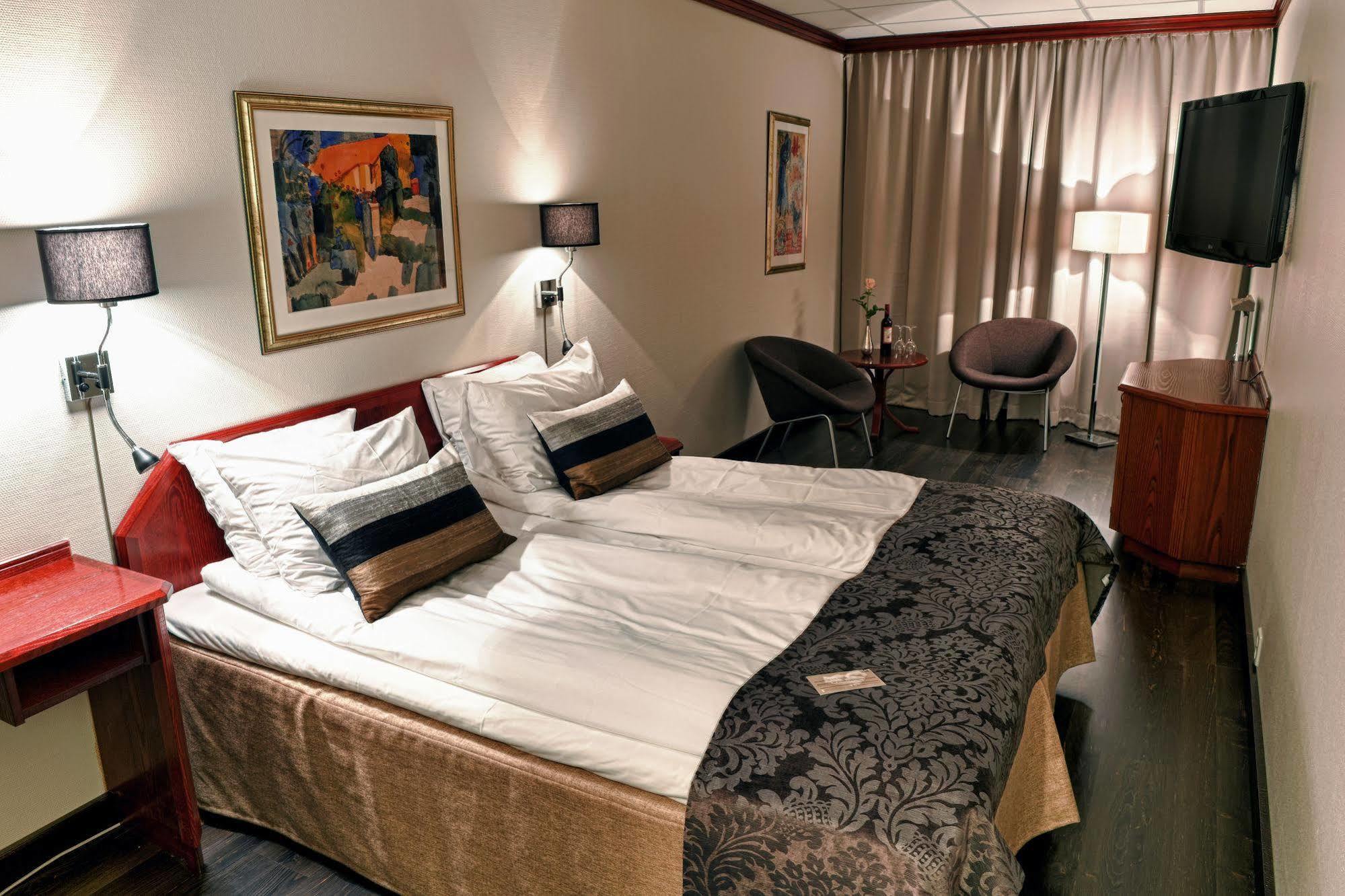 Hotel Four Monkeys Ålesund Zewnętrze zdjęcie