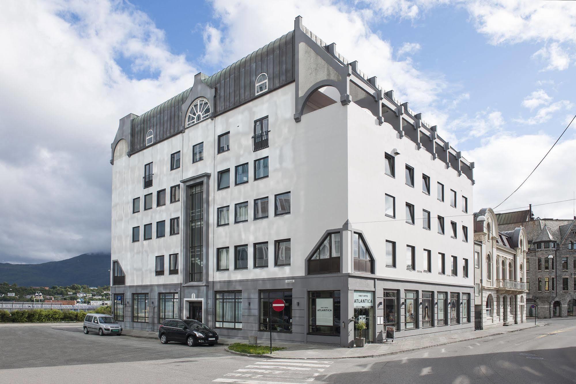 Hotel Four Monkeys Ålesund Zewnętrze zdjęcie